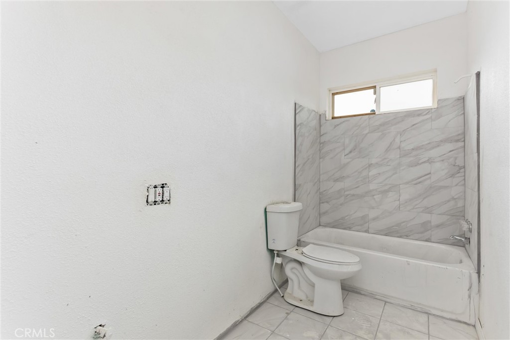 26525 Papago Road Apple Valley, CA 92307 - Photo 13 of 40