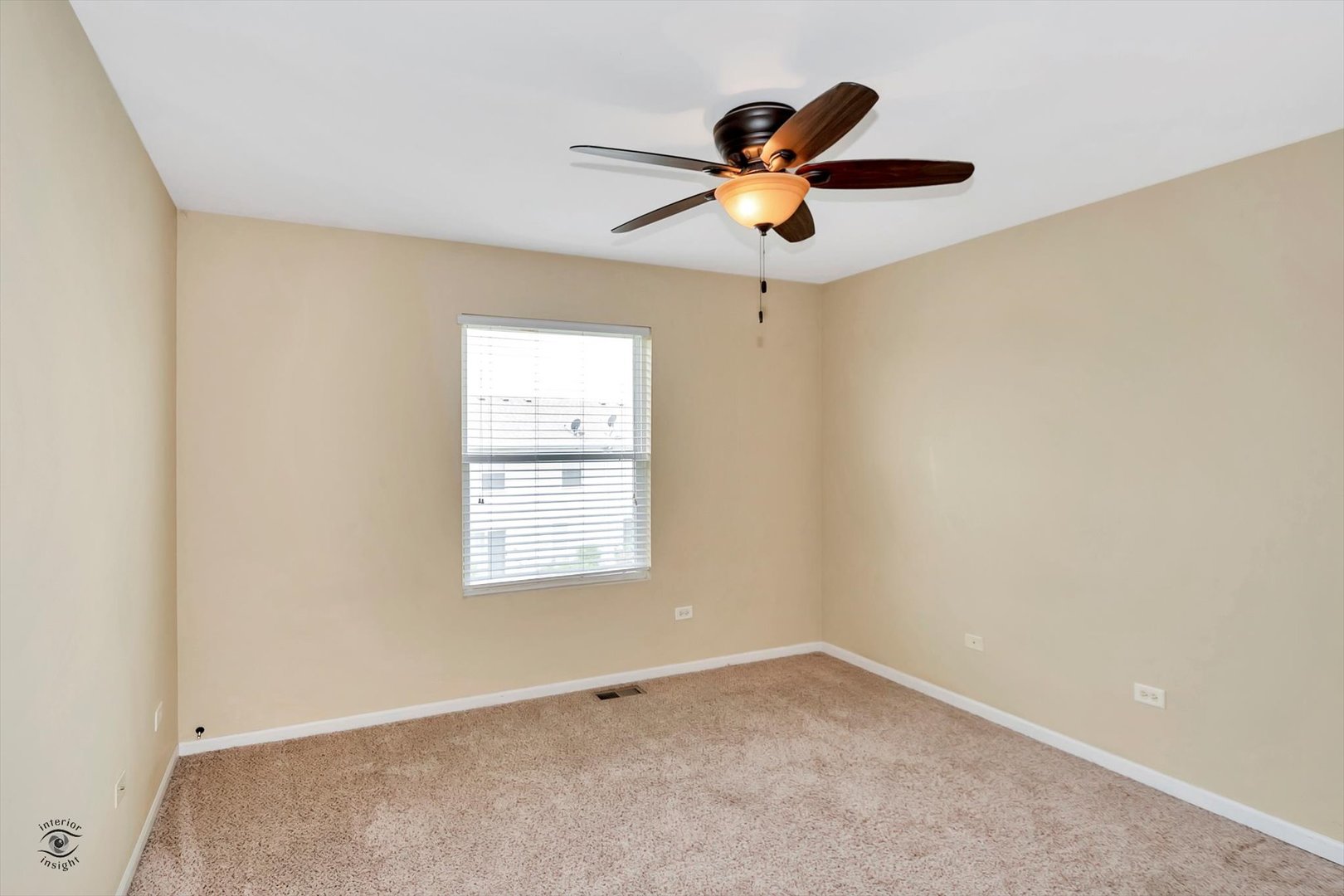 25208 Faraday Road Manhattan, IL 60442 - Photo 18 of 24 an empty room with a window