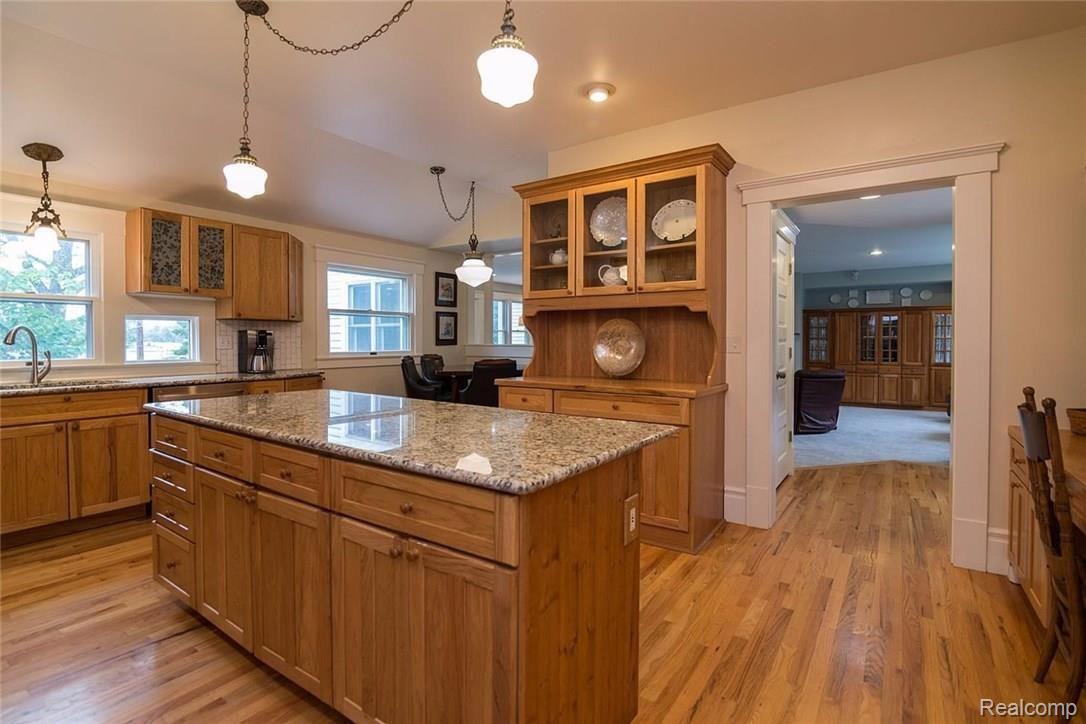 6830 West Liberty Road Ann Arbor, MI 48103 - Photo 14 of 59 14.jpg