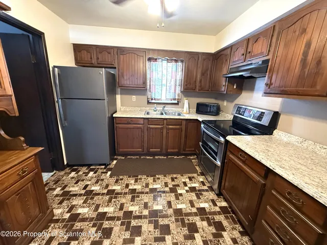 $1,150 | 15 Glenn Avenue, Unit 1, Clarks Summit, PA 18411