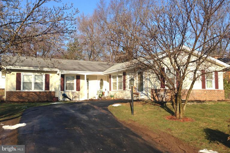 303 South Irving Road Sterling, VA 20164 - Photo 1 of 1 Exterior (Front)