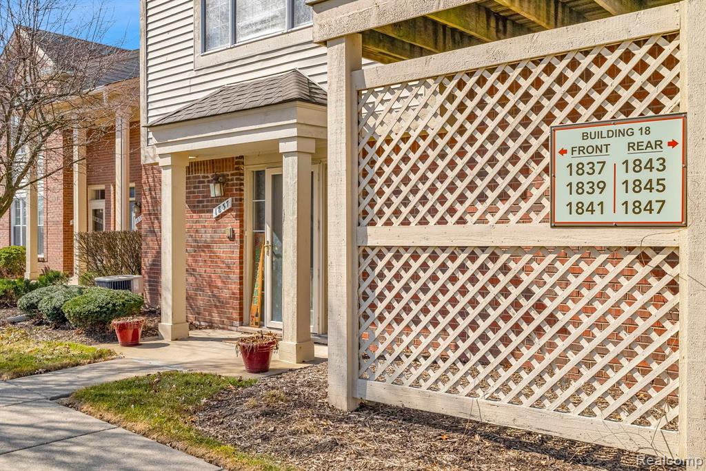 1837 Flagstone Circle Rochester, MI 48307 - Photo 5 of 37