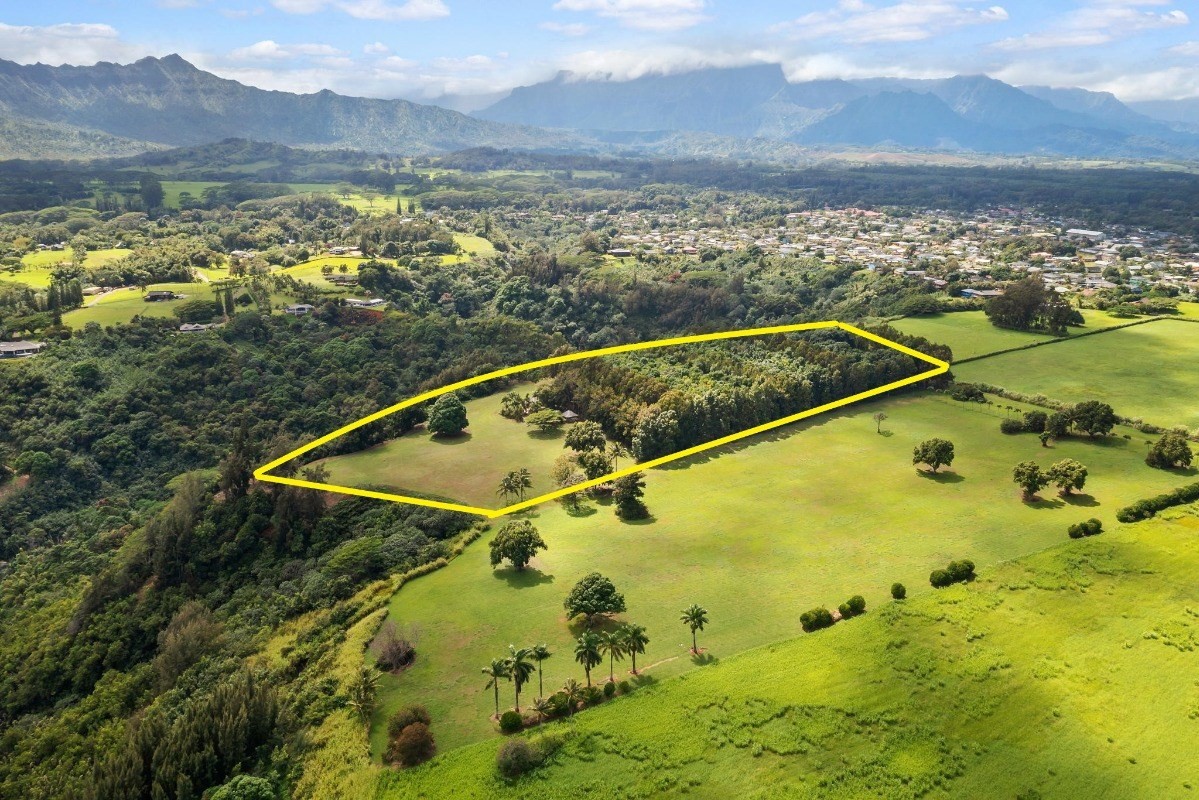 St, Unit 5 Kilauea, HI 96754 - Photo 26 of 26 a view of a city