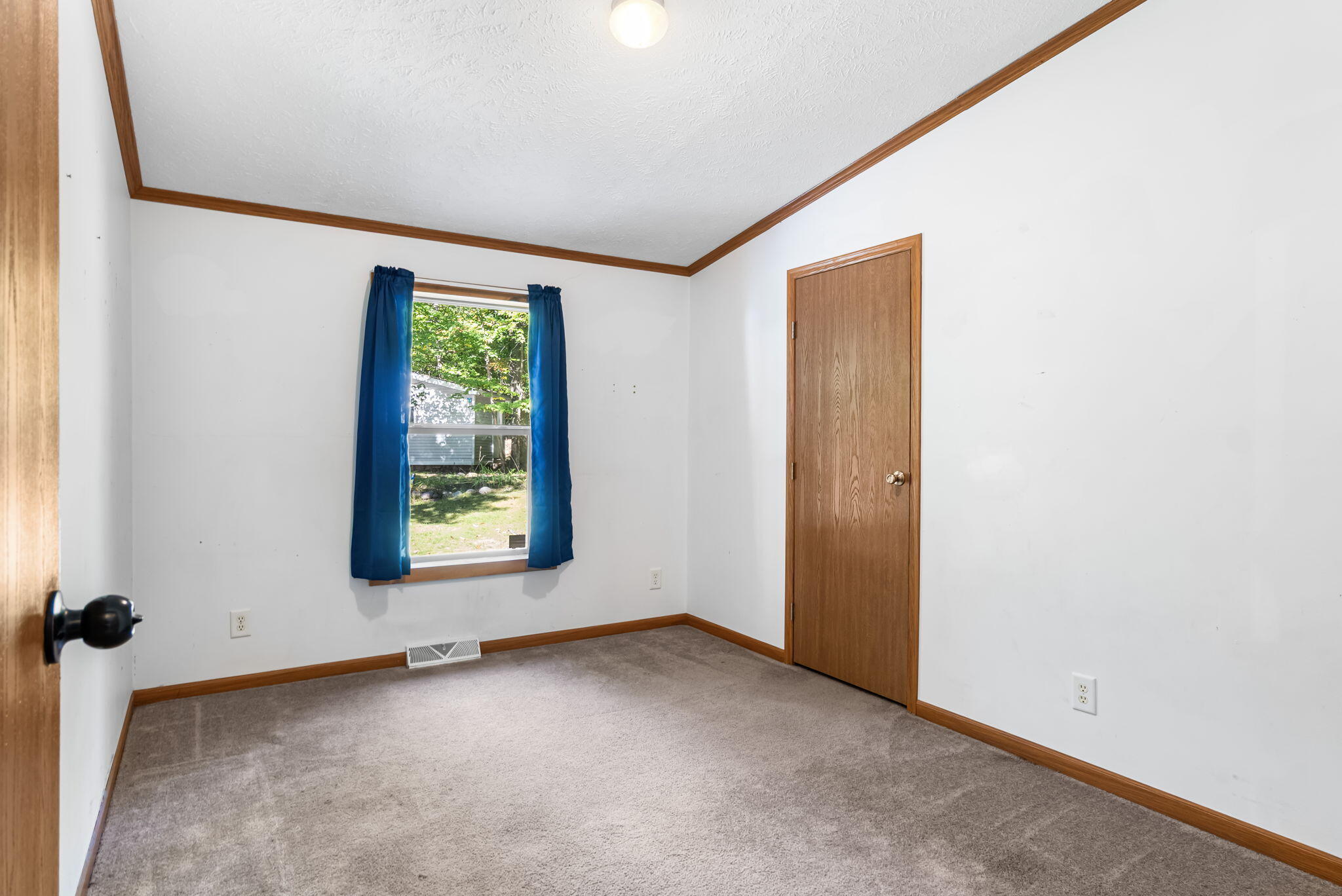 4201 Long Lake Road Cheboygan, MI 49721 - Photo 25 of 41 Gallery Image 25