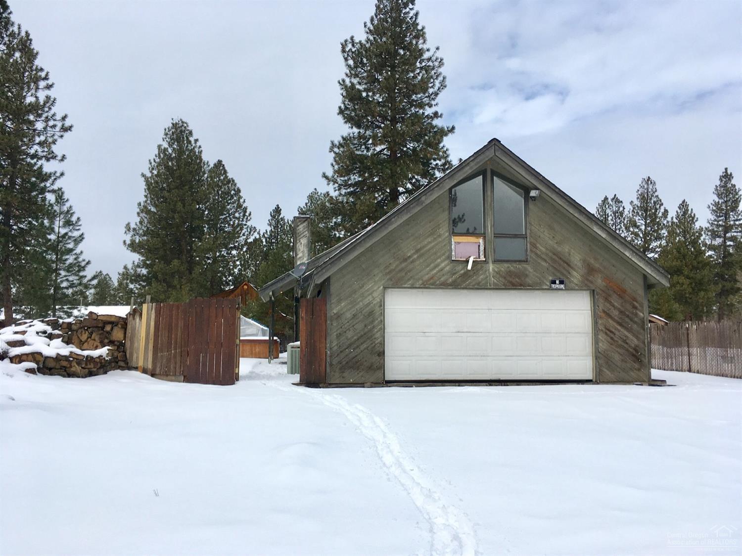60207 Cheyenne Road Bend, OR 97702 - Photo 2 of 9 Gallery Image 2