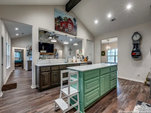 $849,000 | 6451 Bluntzer Road, Jourdanton, TX 78026