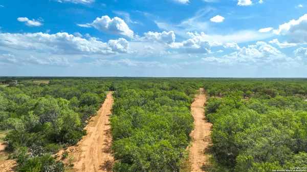 $849,000 | 6451 Bluntzer Road, Jourdanton, TX 78026