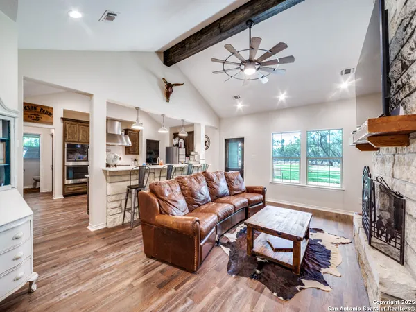 $849,000 | 6451 Bluntzer Road, Jourdanton, TX 78026