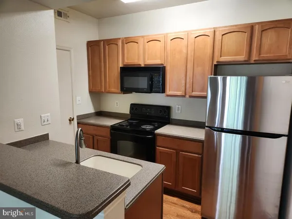 $1,850 | 3916 Penderview Drive, Unit 426, Fairfax, VA 22033