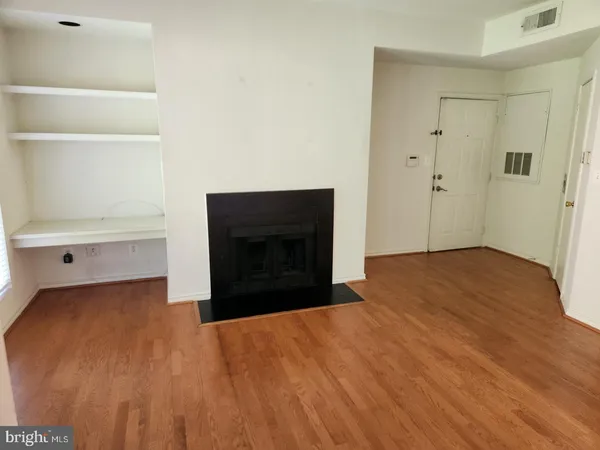 $1,850 | 3916 Penderview Drive, Unit 426, Fairfax, VA 22033