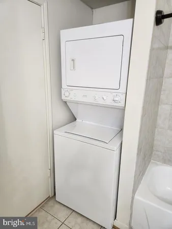 $1,850 | 3916 Penderview Drive, Unit 426, Fairfax, VA 22033