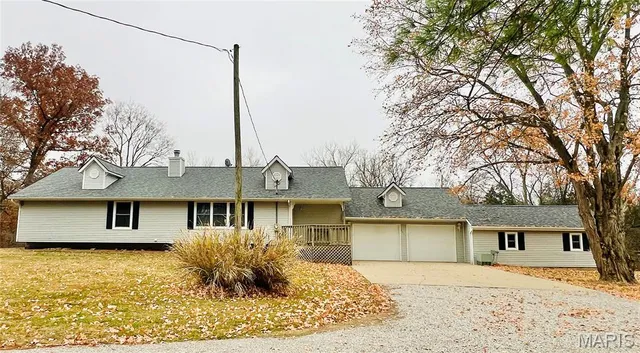 $255,000 | 5511 Cedar Ridge Lane, Red Bud, IL 62278