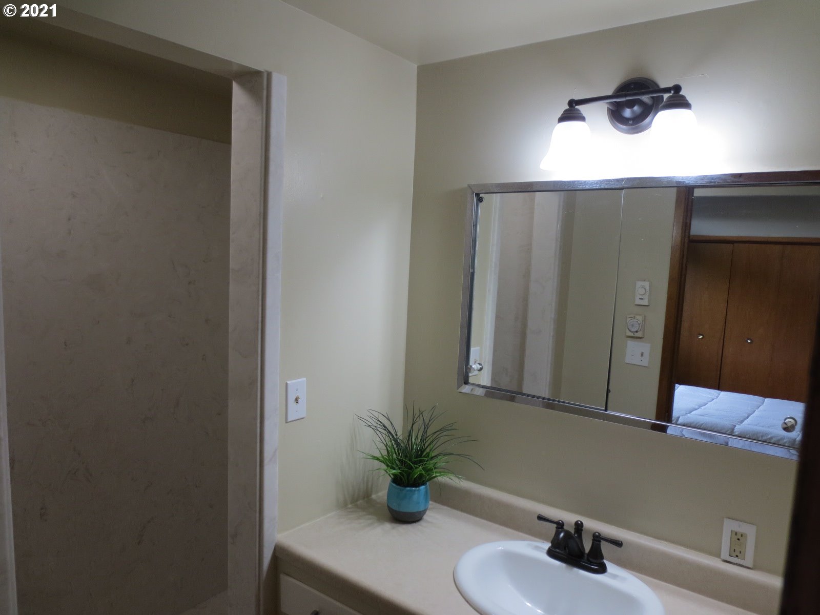 1235 1st Street Springfield, OR 97477 - Photo 11 of 32