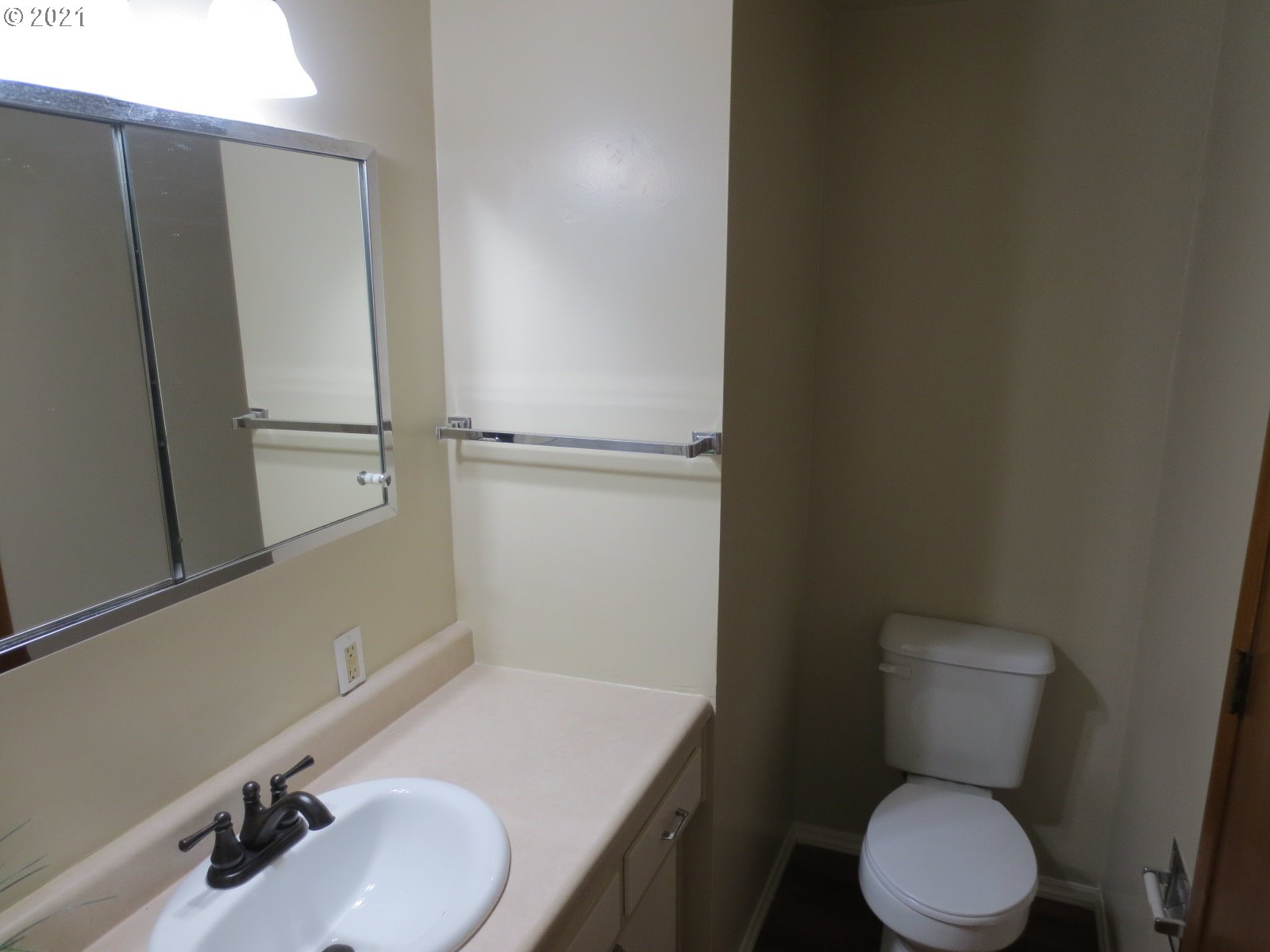1235 1st Street Springfield, OR 97477 - Photo 12 of 32
