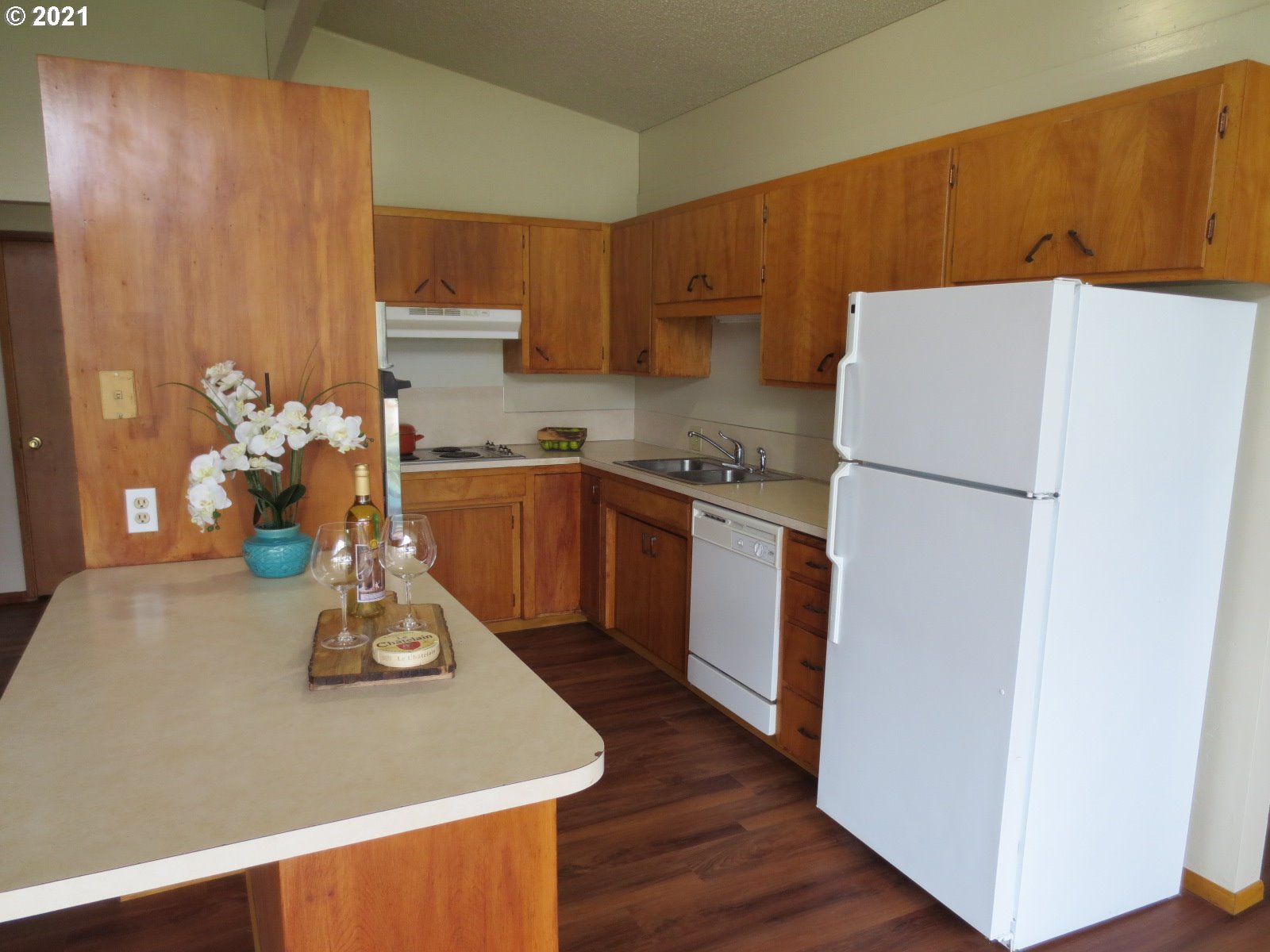 1235 1st Street Springfield, OR 97477 - Photo 6 of 32