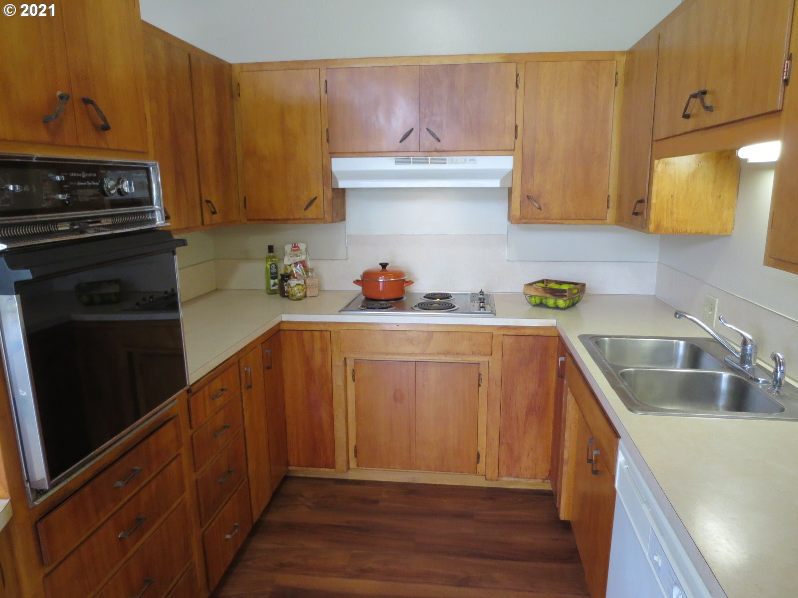 1235 1st Street Springfield, OR 97477 - Photo 7 of 32