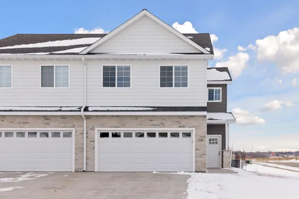 $347,070 | 628 Franklin Street, Roberts, WI 54023