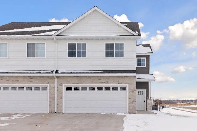 $345,000 | 628 Franklin Street, Roberts, WI 54023