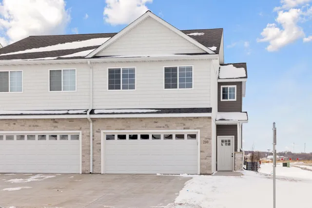 $345,000 | 628 Franklin Street, Roberts, WI 54023