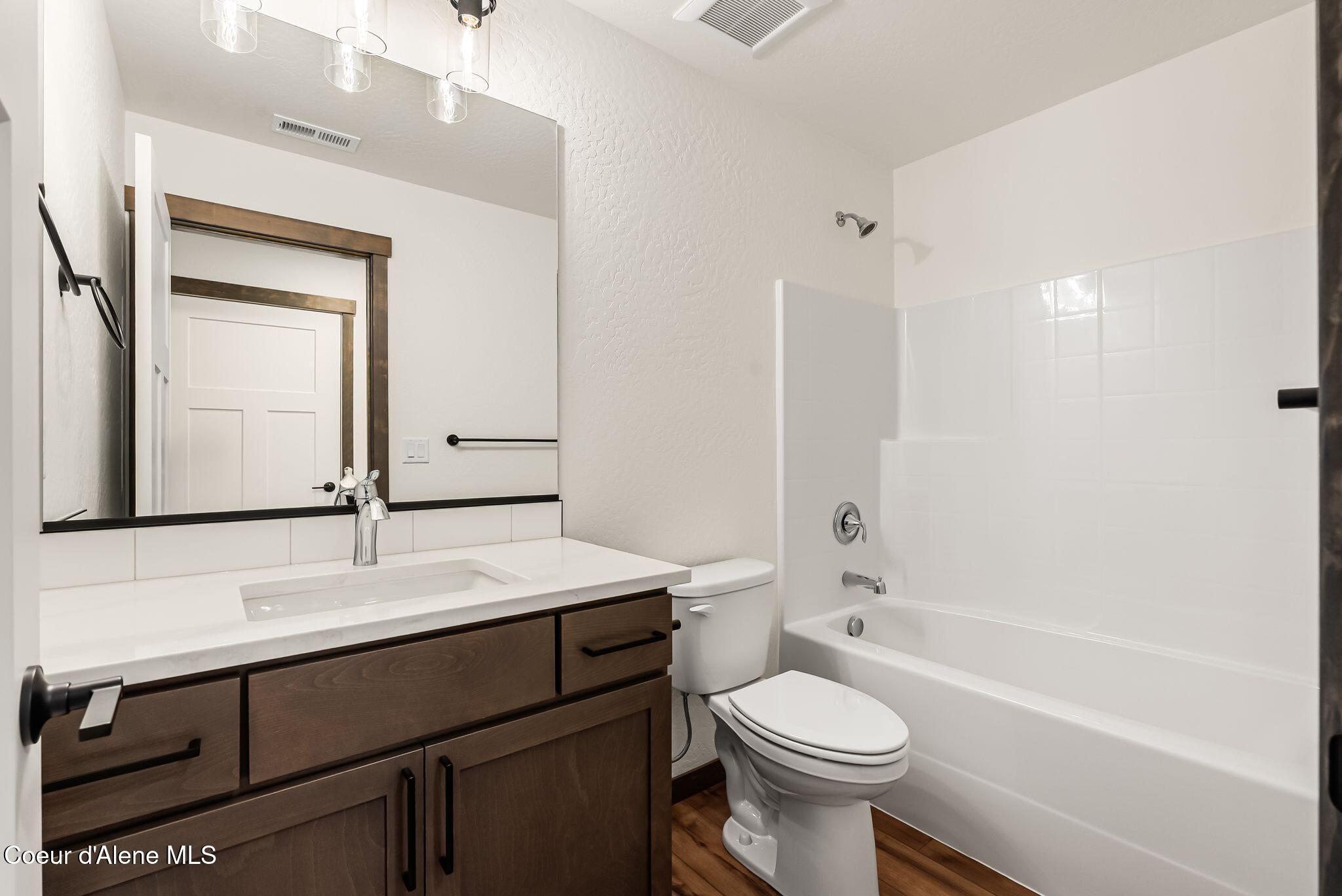 2302 Maverick Court Sandpoint, ID 83864 - Photo 12 of 32 15_DSC04817