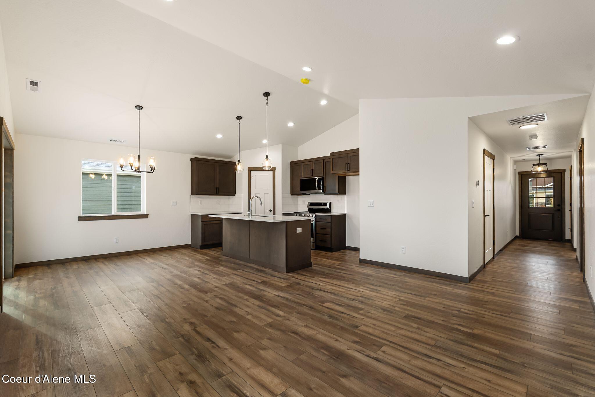 2302 Maverick Court Sandpoint, ID 83864 - Photo 3 of 32 6_DSC04757