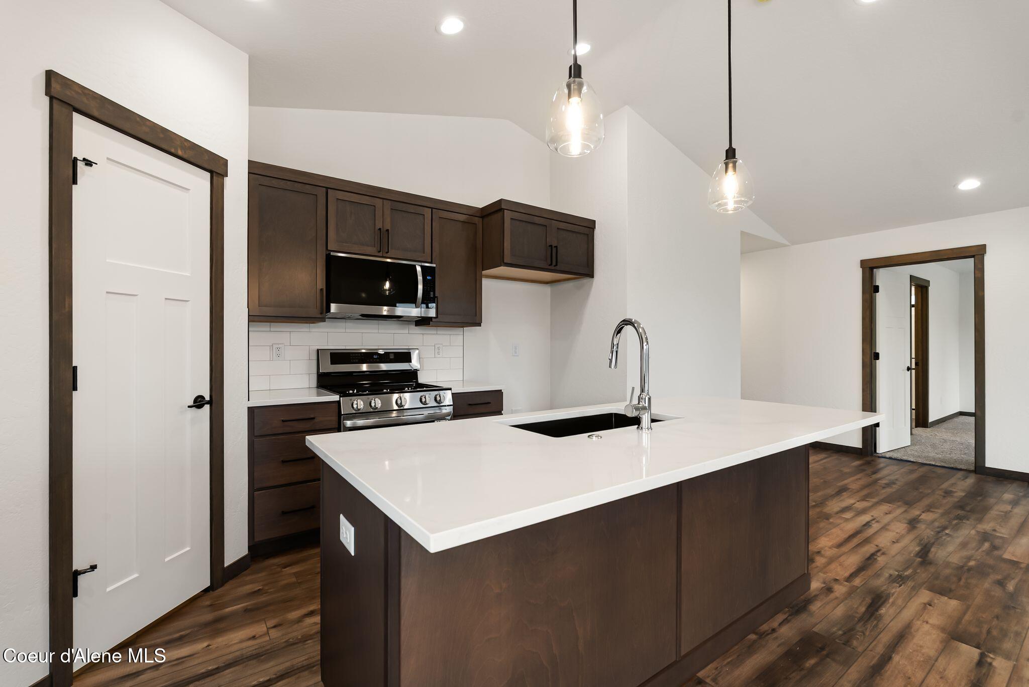 2302 Maverick Court Sandpoint, ID 83864 - Photo 4 of 32 7_DSC04767