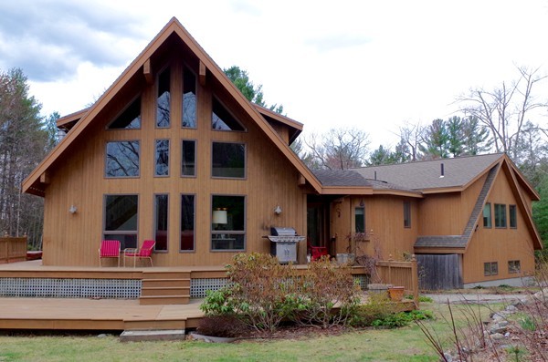 195 Kennedy Road Northampton, MA 01053 - Photo 3 of 22 a front view of house with yard and green space