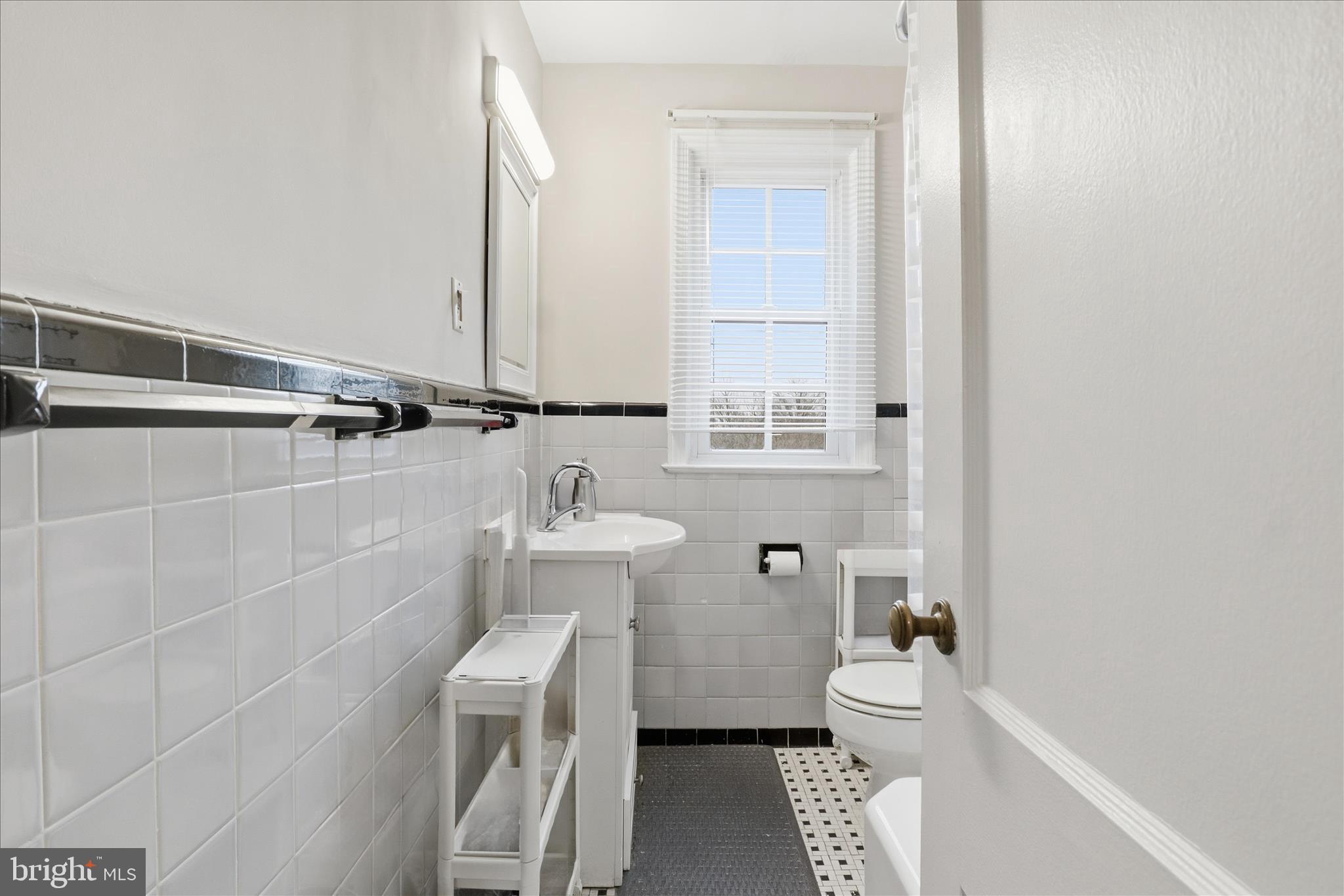 2904 13th Road South, Unit 4301 Arlington, VA 22204 - Photo 13 of 24