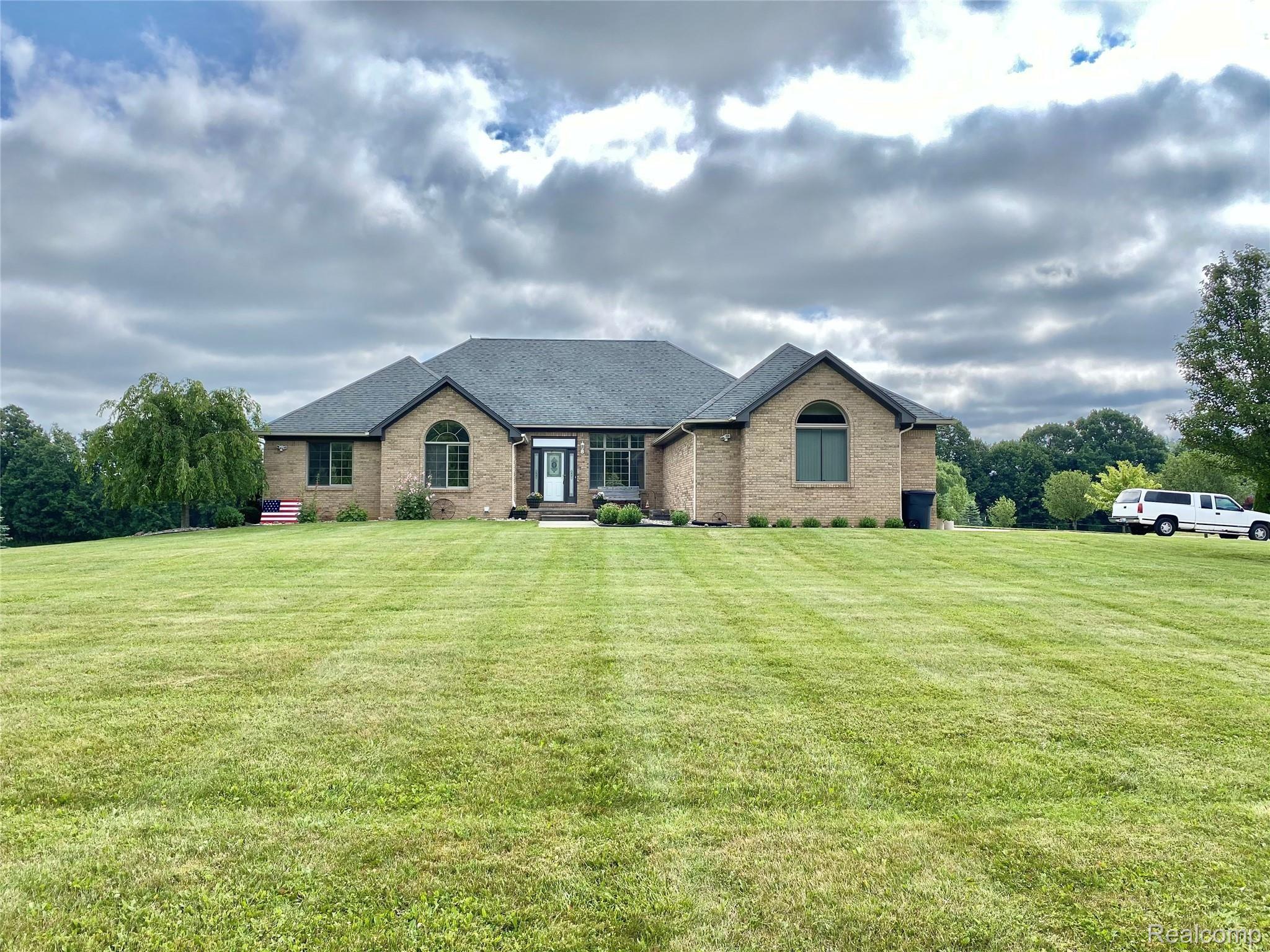 6335 Fox Ridge Almont, MI 48003 - Photo 1 of 66 tempImagegUqLqp.jpg