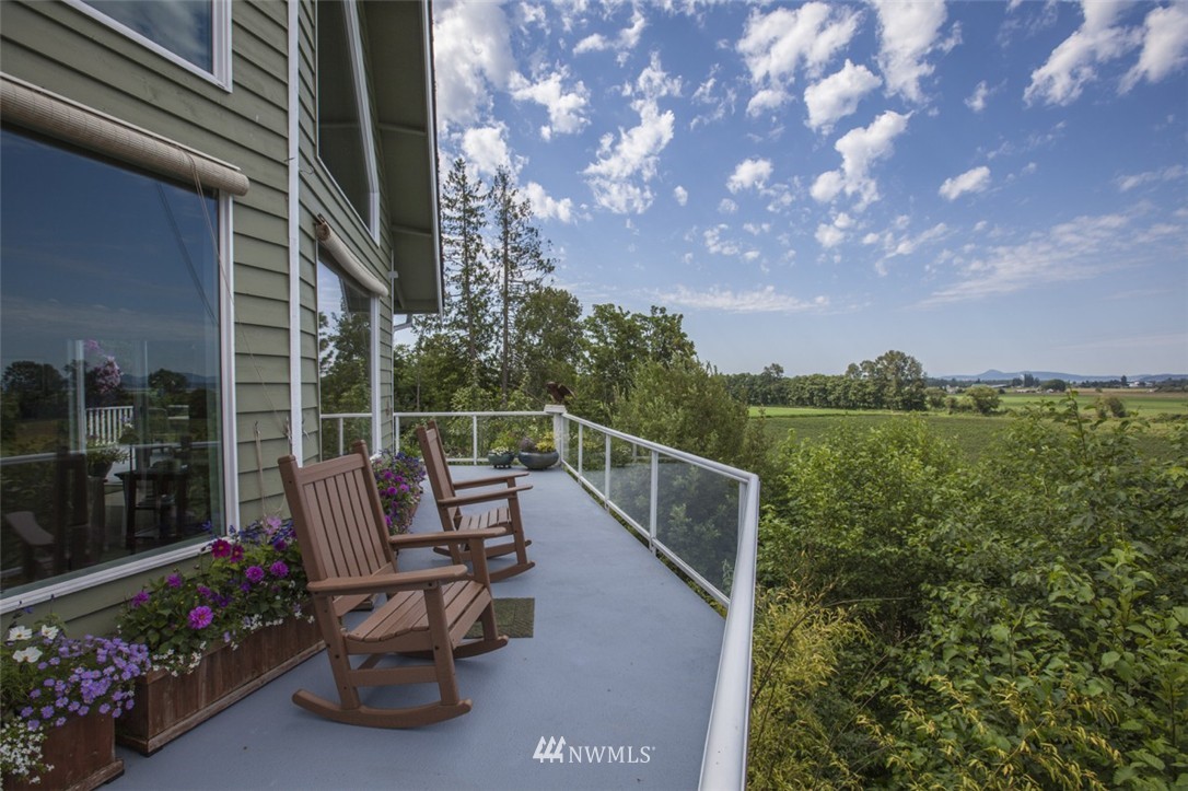 16002 Colony Road Bow, WA 98232 - Photo 3 of 25 Gallery Image 3