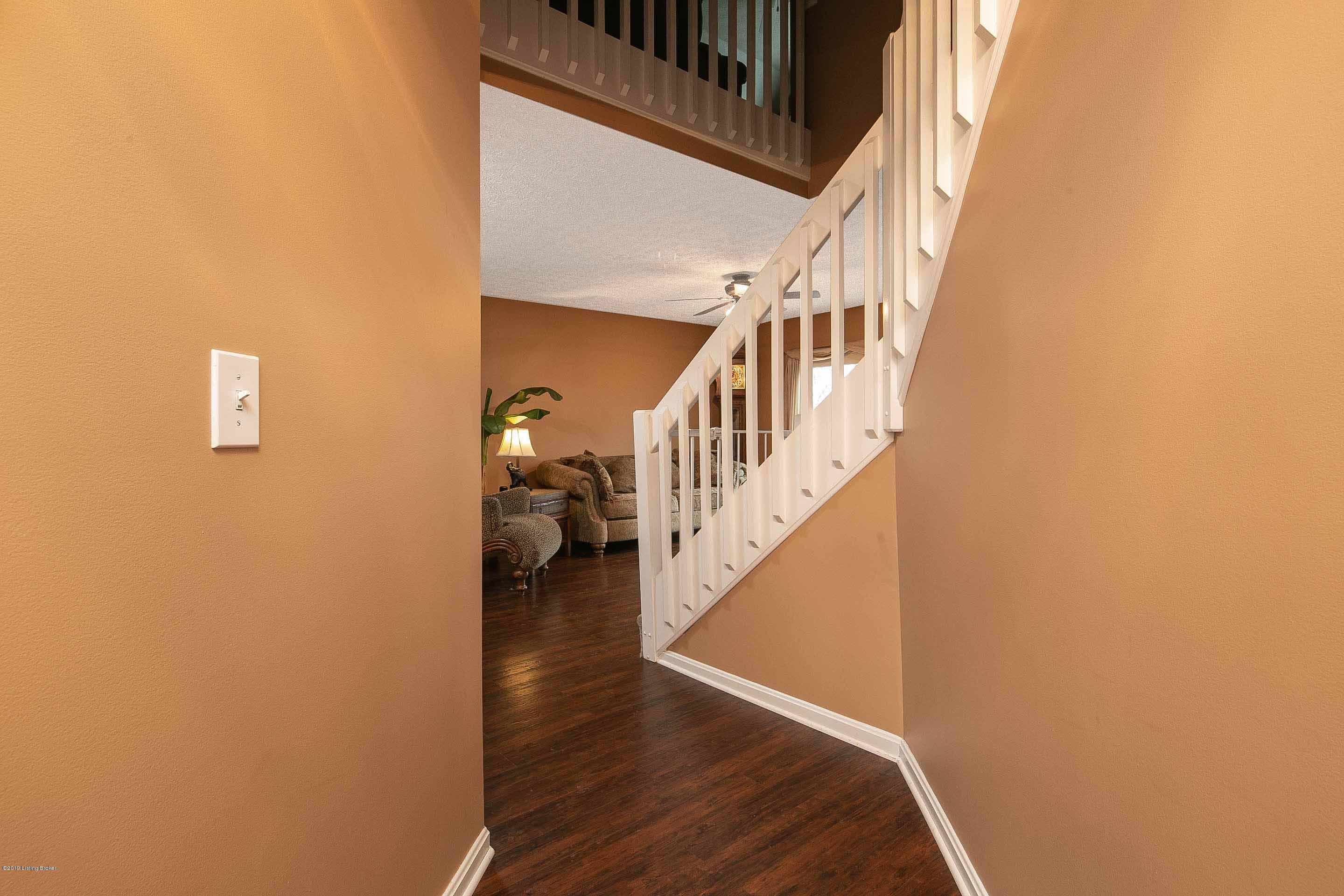7823 Lariat Road Louisville, KY 40219 - Photo 12 of 39 14