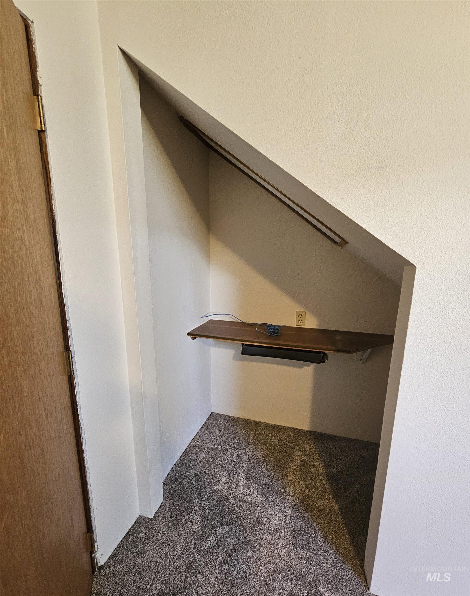 1825 Cedar Avenue Lewiston, ID 83501 - Photo 24 of 39 View of closet