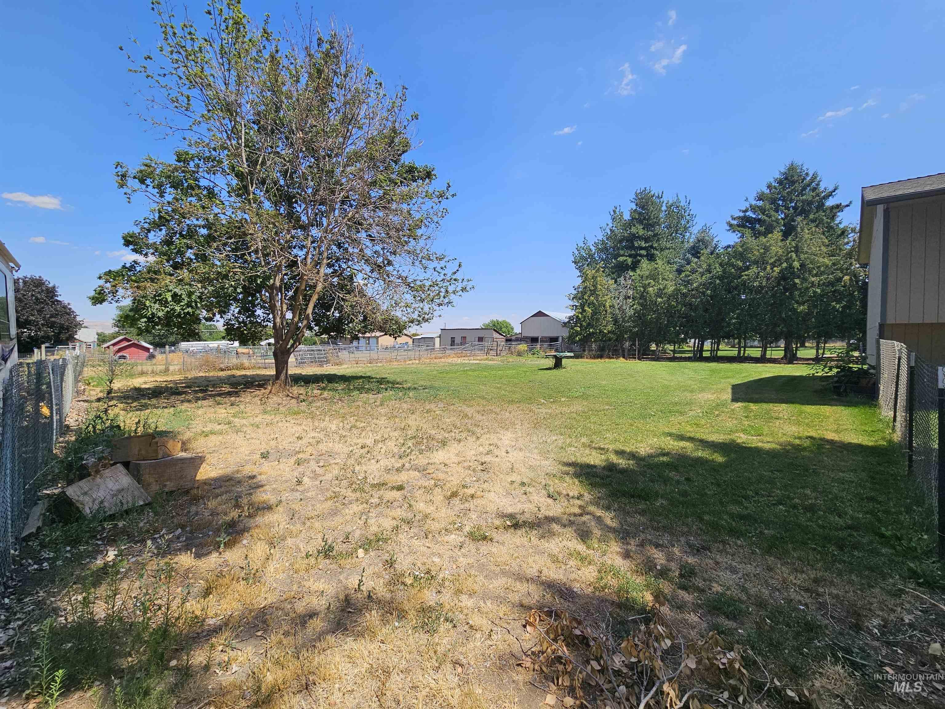 1825 Cedar Avenue Lewiston, ID 83501 - Photo 34 of 39 View of yard