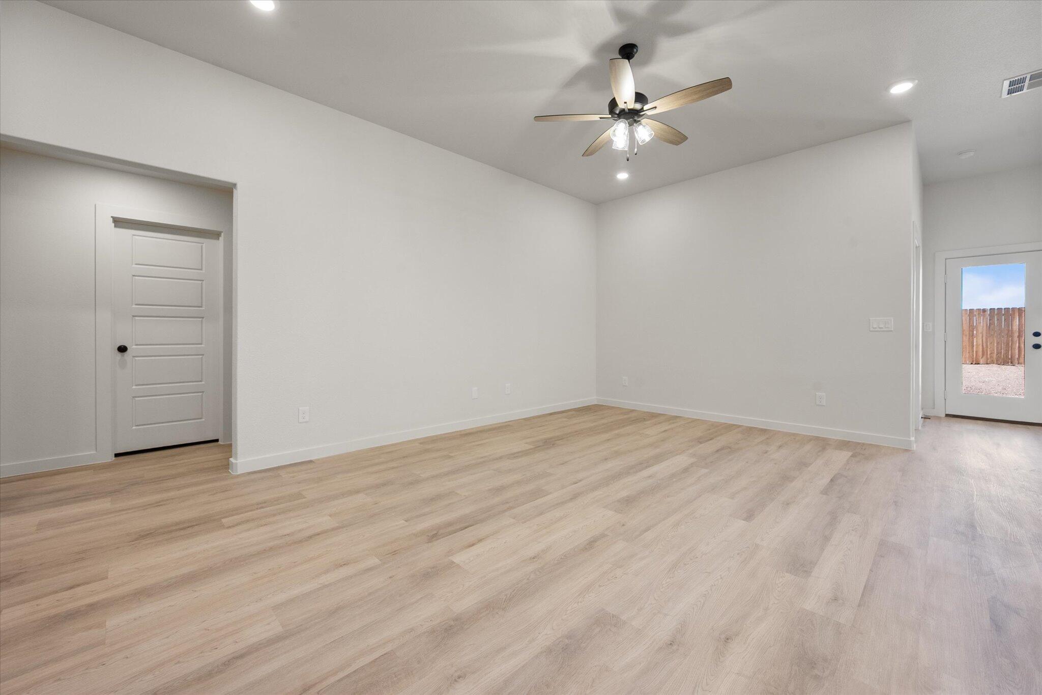 14002 Gary Avenue Lubbock, TX 79423 - Photo 4 of 20 10-14002 Gary_4474