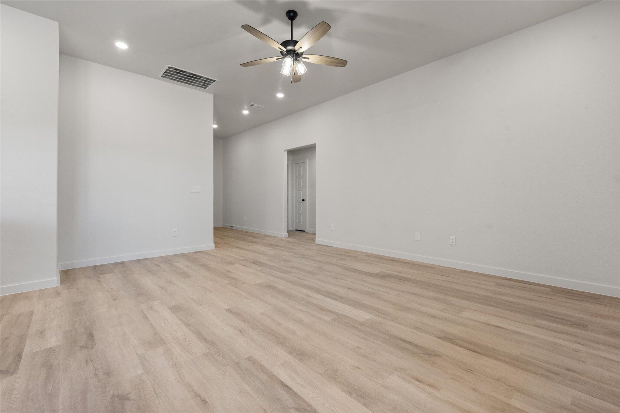 14002 Gary Avenue Lubbock, TX 79423 - Photo 5 of 20 09-14002 Gary_4469