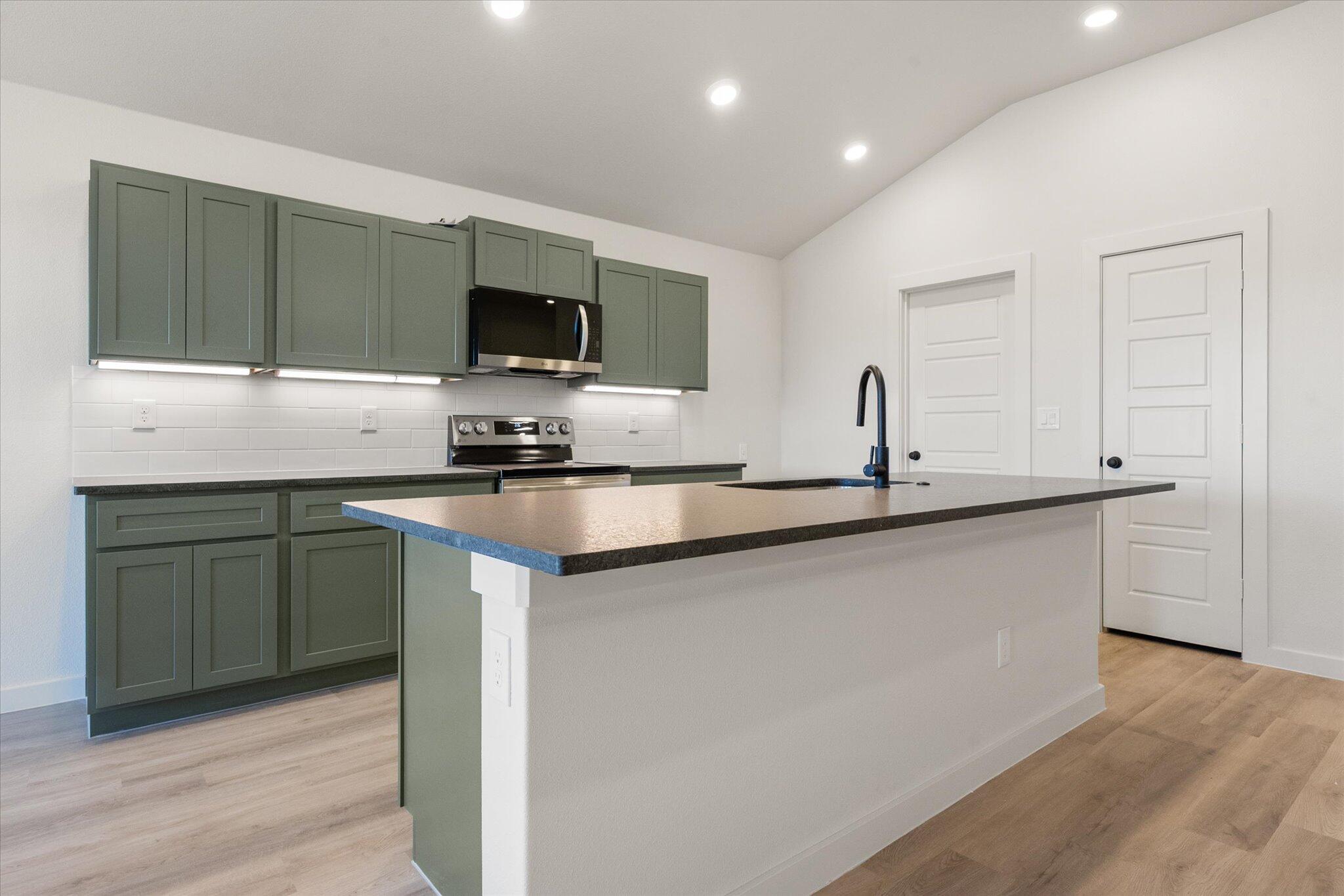 14002 Gary Avenue Lubbock, TX 79423 - Photo 7 of 20 13-14002 Gary_4489