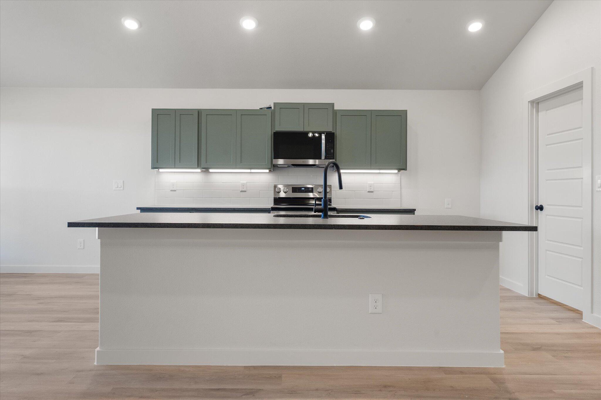 14002 Gary Avenue Lubbock, TX 79423 - Photo 8 of 20 12-14002 Gary_4484