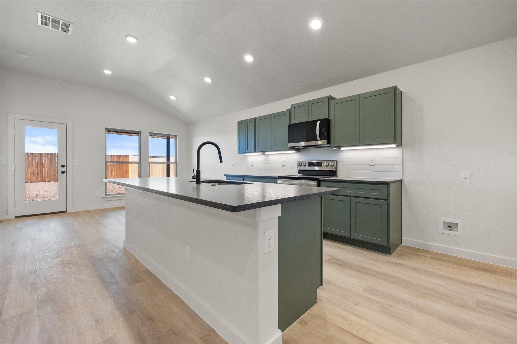 14002 Gary Avenue Lubbock, TX 79423 - Photo 9 of 20 11-14002 Gary_4479