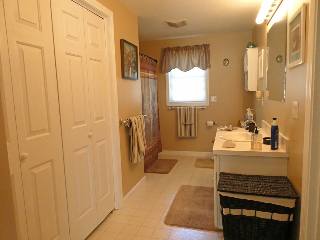 34 Ridge Drive, Unit 34 Middleboro, MA 02346 - Photo 14 of 22 Gallery Image 14