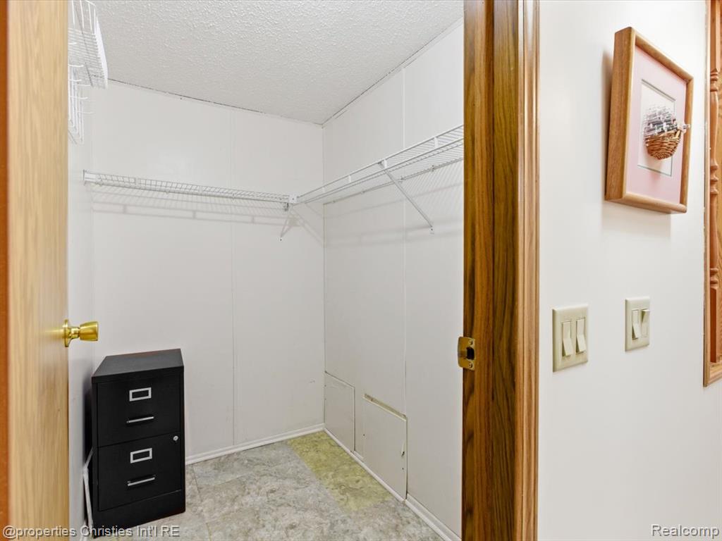 3333 Ravenswood Road, Unit 81 Marysville, MI 48040 - Photo 17 of 30