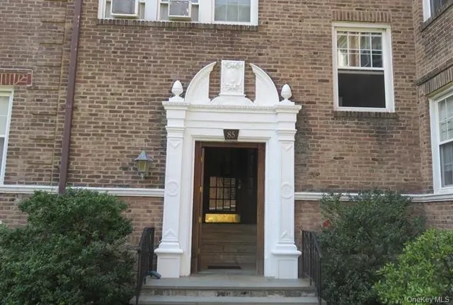 $2,500 | 85 North Broadway, Unit 1H, White Plains, NY 10603