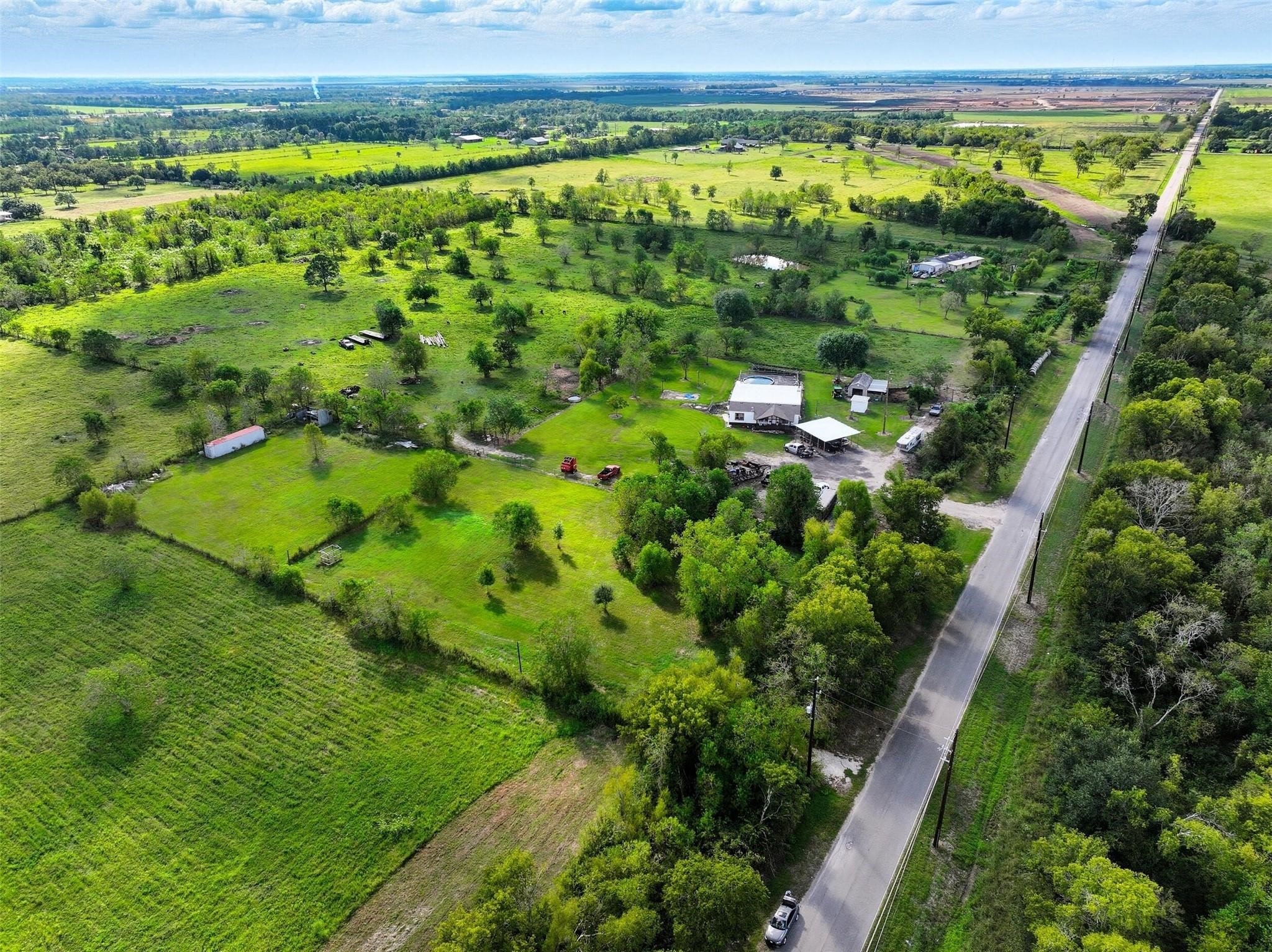 11715 County Road 48 Rosharon, TX 77583 - Photo 1 of 10