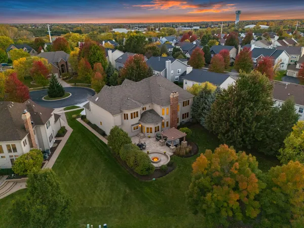 an aerial view of multiple house