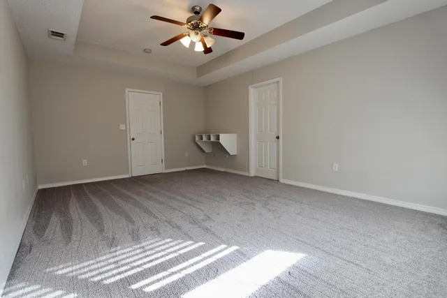 a view of empty room with window