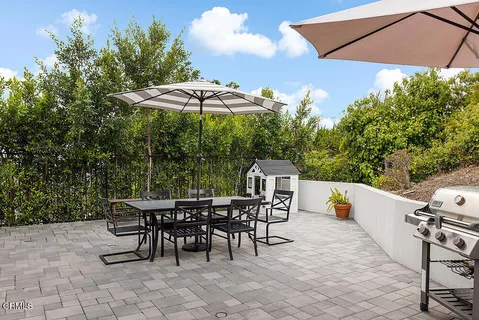 $1,799,000 | 5447 Rock Castle Drive, La Canada Flintridge, CA 91011