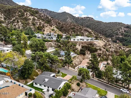 $1,799,000 | 5447 Rock Castle Drive, La Canada Flintridge, CA 91011