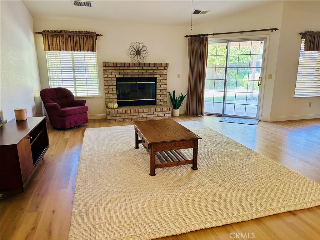 1033 Deerfield Court Merced, CA 95340 - Photo 7 of 30