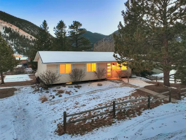 a view of a yard with street