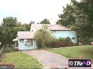 127 Goldengate Road Levittown, PA 19057 - Photo 1 of 1