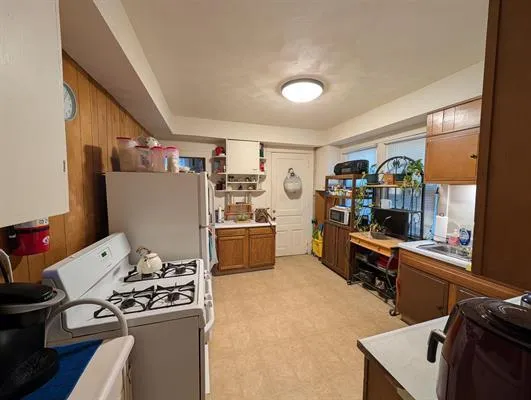 $68,500 | 1014 17th Street, Rock Island, IL 61201